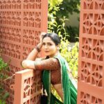 Nandini Rai Instagram - Naari in a saree 😝 #reels #instadaily #reelsinstagram #trendingsongs