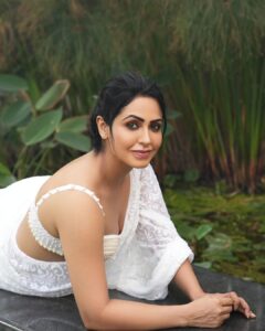 Nandini Rai Instagram - May the #festival of #lights bring joy, prosperity, and happiness to your life. #wishing you and your family a very Happy #diwali