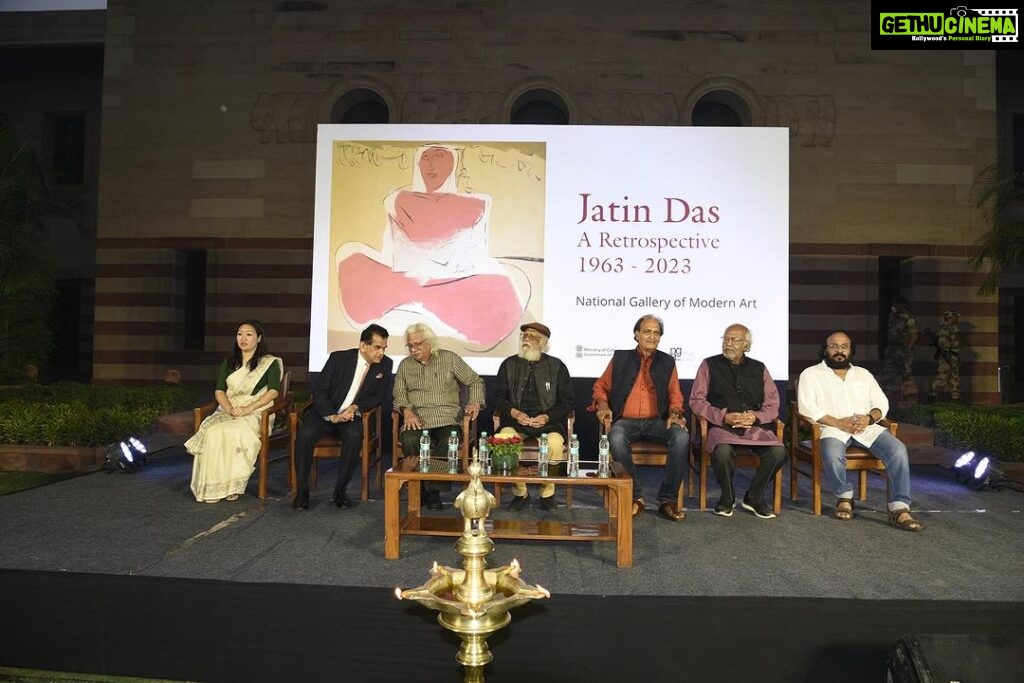 Nandita Das Instagram - The show opened to a packed and discerning crowd. It was a unique birthday for me! If in Delhi any time in the next two months, do see the exhibition @ngma_delhi. A glimpse of 60 years of an artist’s work. #jatindas