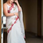 Nandita Swetha Instagram – Happy #deepavali all-) 
Saree from @vedsilks_by_shravanthi 
Clicked by @lavsar_photography 

#festivewear #festive #whitesaree #bangalore