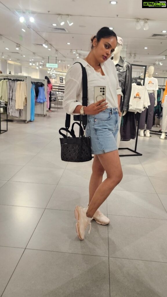 Nandita Swetha Instagram - MODERN TO HOMELY. ITS A YES FOR ME❤️❤️❤️ #weekend #shopping #bangalore #nanditaswetha