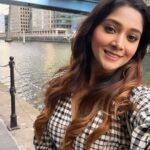 Natasha Doshi Instagram – Been a while since a 🤳🏻 cropped up on the gram ☺️
#FeelingCute definitely #NotDeleting 👀
.
.
.
.
#theactressdiary #natashadoshi #londondiaries #takemeback #allsmiles #photooftheday #photogram #shamelessselefie #happygirlsaretheprettiest #london