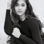 Natasha Doshi Instagram - Give me a piece of you 🖤🍫 📸 - @mayurshedgephotography . . . . #theactressdiary #natashadoshi #morninggram #blackandwhitephotography #photoshoot #portraitphotography #photogram #photooftheday #allblackeverything Mumbai, Maharashtra