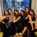 Natasha Doshi Instagram - I left my heart with my sisters in London 🫶🏻 Need me some more us time! 🥰❤️ #sisters #supportsystem #sistercrew #fambam #lovemygirls #london #londondiaries #takemeback #homeawayfromhome #allblack #happygirlsaretheprettiest #smilingfromeartoear #makingmemories London, United Kingdom