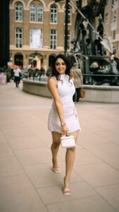Natasha Doshi Instagram - Hola 🫶🏻 🎥 - @shutter.genie_photography . . . . #feelitreelit #instareels #theactressdiary #london #natashadoshi #londondiaries #happygirls #londonstyle #reels #smile #happy #