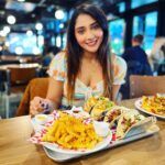 Natasha Doshi Instagram - Fry-day 😋🍟 #yummyinmytummy Market Halls Cargo Canary Wharf
