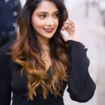 Natasha Doshi Instagram - Listen, let your heart keep seeking. Listen to it’s constant speaking ❤️🫠 📸 - @mamun4444 . . . . #mondaymood #happyheart #theactressdiary #natashadoshi #allsmiles #london #nottinghill #shootlife #listentoyourheart #cute London, United Kingdom