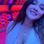 Natasha Doshi Instagram - Colour me up ☺️🌈 . . . . #feelitreelit #instareels #allsmiles #london #londondiaries #theactressdiary #natashadoshi #colourful #happygirlsaretheprettiest #reels #feelingcute Canary Wharf