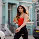 Natasha Doshi Instagram - Now serving : self made happiness ☺️🧡 📸 - @mamun4444 . . . . #feelitreelit#instareels#natashadoshi#theactressdiary#travel#travelgram#london#nottinghill#fashion#instastyle#happy#goodvibes#choosejoy#happygirl#smile#portraitphotography#shoot#photoshoot#photogram#pretty#allsmiles#londonfashion#londondiaries London, United Kingdom