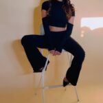 Natasha Doshi Instagram - Vibing & thriving 🕶 📸 - @janisagar Hair - @meghna_hairstylist . . . . #feelitreelit #lategram #instareels #blackonblack #allblackeverything #theactressdiary #natashadoshi #photoshoot #bts #photography #photogram #pose #issavibe #shoot
