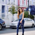 Natasha Doshi Instagram - Making a Pinterest board on Instagram 🙆🏻‍♀️ Can never get enough of this city, London ❤️🇬🇧 📸 - @mamun4444 . . . . #takemeback #london #photoshoot #portraitphotography #theactressdiary #natashadoshi #allsmiles #fridaymood #happygirlsaretheprettiest #nottinghill #portobelo #denimondenim #fashion #photogram #londonfashion #happy Notting Hill