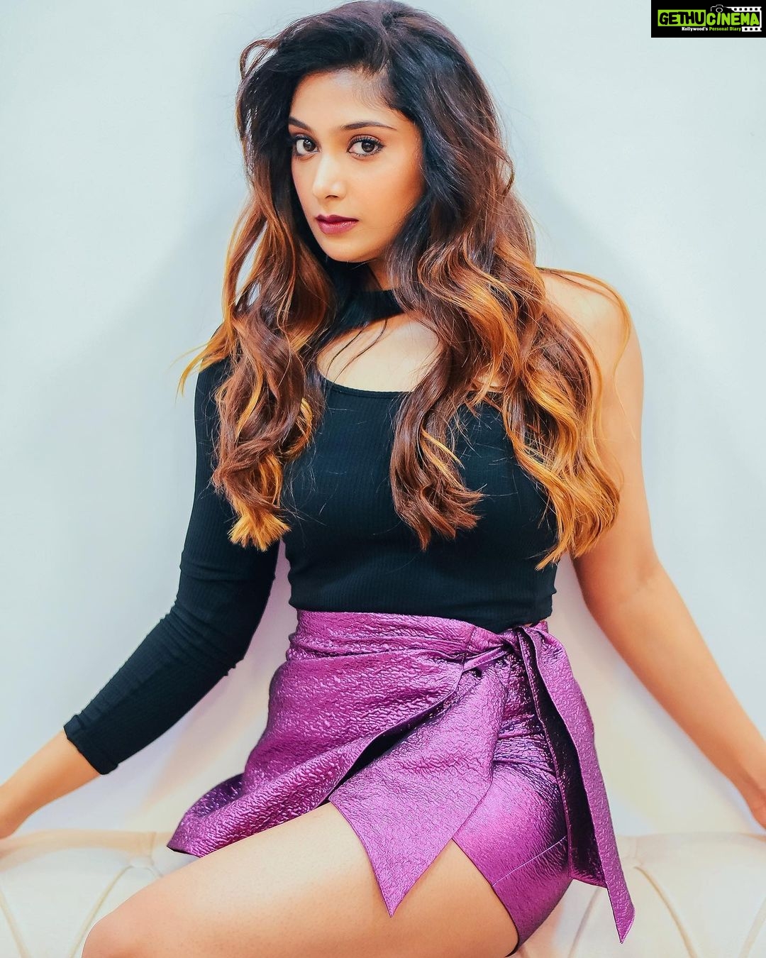 Natasha Doshi Instagram - We are the stories we tell ourselves. What makes you, you? What’s your story? 🦄 📸 - @mayurshedgephotography #portraitphotography #photoshoot #theactressdiary #natashadoshi #fridaymood #whatmakesyouyou #happyheart #photooftheday #photogram #messyhairdontcare