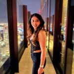 Natasha Doshi Instagram - Know your worth & your angles 🖤🔥 📸 - @benji_fernandes . . . . #wheninlondon #london #theactressdiary #natashadoshi #rooftop #blackonblack #allblackeverything #wednesdaymood #happygirlsaretheprettiest #moreselflove #allsmiles #messyhairdontcare Wardian London