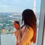Natasha Doshi Instagram - Chai with a view of my favourite city ☕️❤️ 📸 - @benji_fernandes #london #travelingram #londoncity #natashadoshi #chai #tealover #happyheart #happygirlsaretheprettiest #feelingcute #londonskyline #viewforview #thatview London, United Kingdom