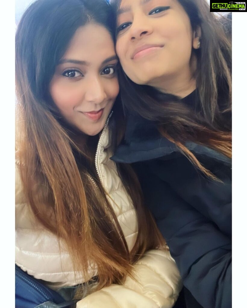 Natasha Doshi Instagram - #HeartDump : Meet the contents of my ❤️ Ps - @hanna_robin @chelseaprincegeorge @chanchal_george you were missed 🥺 . . . . #SisterSquad #SupportSystem #Sisters #LoveThem #MyGirls #Fam #GrowingTogether #Photodump #Photogram London, United Kingdom