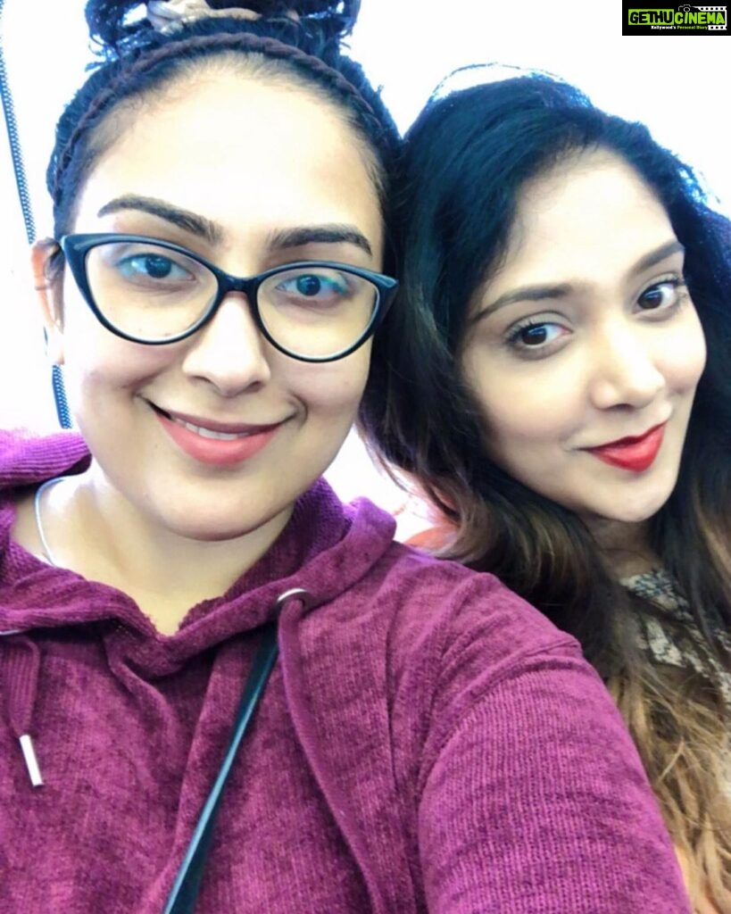 Natasha Doshi Instagram - #HeartDump : Meet the contents of my ❤️ Ps - @hanna_robin @chelseaprincegeorge @chanchal_george you were missed 🥺 . . . . #SisterSquad #SupportSystem #Sisters #LoveThem #MyGirls #Fam #GrowingTogether #Photodump #Photogram London, United Kingdom