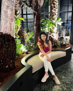 Natasha Doshi Instagram - There’s always more ❤️🧡
.
.
#faithaboveall #happyheart #theactressdiary #natashadoshi #gratefulheart #sundayfeels #mood
