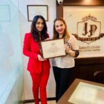 Natasha Doshi Instagram - #Lategram : to learning from the best & the pioneer of medical cosmetology in India. @drjamunapai it’s been an absolute honour & privilege to learn from you 👩🏻‍⚕️ 💉 Your aura is really magnetic. Thankyou for making me fall in love with medical cosmetology & aesthetics ☺️❤️ #MedicalCosmetologist #CosmeticPhysician #DrDoshi #Cosmetology #SkinCare #BeautyDoctor #MedicalAesthetics #FacialAesthetics #CosmeticMedicine #Beauty #Aesthetics Mumbai, Maharashtra