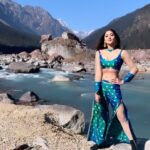 Natasha Doshi Instagram - Everyone asks me how I’m so energetic? Well, it’s simple, it’s passion ☺️🔥 Passion for what I do. Passion is energy. Feel the power that comes from focusing on what excites you. Ps - I only do things that I’m madly passionate about. From practicing cosmetology to acting to dancing to my love for animals, it’s all pure passion ❤️‍🔥❤️‍🔥 . . #allornothing #passion #dowhatyoulove #lovewhatyoudo #behindthescenes #shootlife #filming #kothalarayudu #telugucinema #songshoot #instareels #feelitreelit #wednesdaythoughts #passioniseverything #youcandoit #yougotthis #theactressdiary #natashadoshi #actorslife #reels Sikkim