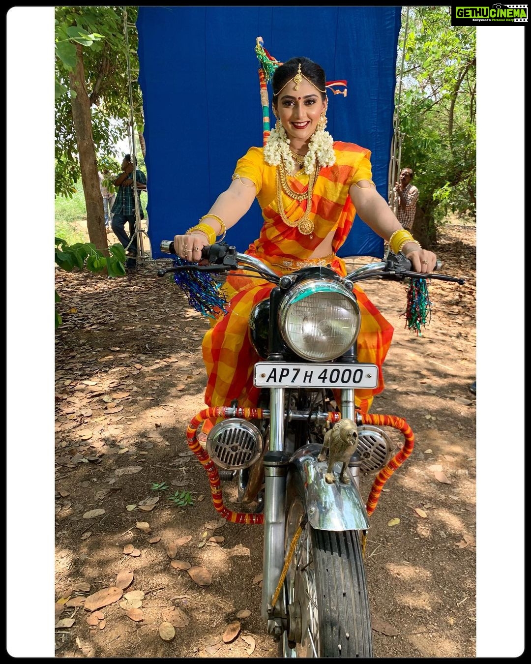 Natasha Doshi Instagram - We all start with zero. We all start at the beginning. Do not give up. Just kick start at the beginning ☺️🙌🏻 #youcandoit #believeinyourself #theactressdiary #natashadoshi #behindthescenes #shootlife #telugucinema #tollywood #smile Hyderabad