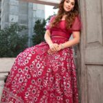 Natasha Doshi Instagram - Wishing you & your family a sparkling Diwali 💕🪔 Have a safe, happy & blessed Diwali 🥰 📸 - @kurushthakurphotography Studio Production - @backstage_mumbai MUA & hair - @chaurasiapooja.mua Outfit - Momager @beendoshi22 #diwali2021 #happydiwali #loveandlight #allsmiles #happyheart #theactressdiary #natashadoshi #india Mumbai, Maharashtra