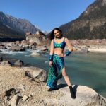 Natasha Doshi Instagram – I can finally share pictures from shooting at this exquisite, beautiful location!! ☺️
Shooting for both songs of #Kothalarayadu were extremely challenging & difficult. It was chilly, there was less oxygen, no straight roads, dancing on rocks in tiny clothes with heels. My love for performing made me able to withstand all these hurdles. But over all – seeing the end result I am very happy. I hope you & your family watch the film. Share your reviews! Waiting to hear more ☺️
Lots of love, ND ❤️
#shootlife #behindthescenes #telugucinema #tollywood #theactressdiary #natashadoshi #telugumovie #dowhatyoulove #lovewhatyoudo #fridaymood Yumthang Valley