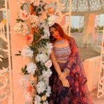 Natasha Doshi Instagram - That beautiful golden hour ☀️ Couldn’t pick one, so swipe left ☺️ #nofilter #feelingfestive #theactressdiary #natashadoshi #dubai #travelgram #happygirlsaretheprettiest #allsmiles #december Emirates Hills