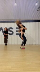 Natasha Doshi Instagram - First heels class 💃🏻👠 There’s something so empowering about dancing in 5 inch heels 🙌🏻 @fabianeleame loved it & I hope to learn from you again! ☺️ Ps - synced the Choreo to another song . . . . #dance #lovedance #theactressdiary #natashadoshi #perform #heels #heelsdance #stilettos #instareels #trending #feelitreelit #dancereels #dancersofinstagram