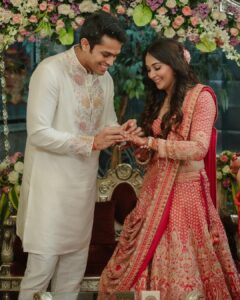 Natasha Doshi Instagram - Love always wins 💍 @mananshahc 💕