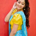 Natasha Doshi Instagram - Sundar, susheel, sanskari kebab 🙏🏻😋 #BeingHalfSouthIndian 📸 - @mayurshedgephotography . . . . #theactressdiary #natashadoshi #photooftheday #photoshoot #southindian #mixedbreed #actor #allsmiles #happyheart Mumbai, Maharashtra