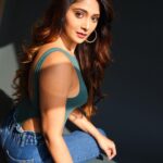 Natasha Doshi Instagram - Don’t throw shade. Shed light ✨ 📸 - @janisagar #theactressdiary #natashadoshi #portraitphotography #photoshoot #killthemwithkindness #happygirlsaretheprettiest #allsmiles #musings #photooftheday #happyheart #beautifulinsideandout Mumbai, Maharashtra
