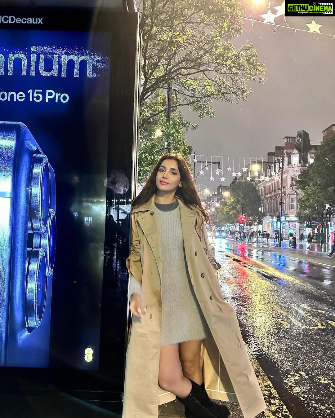 Nattasha Singh Instagram - 🦋 Oxford Street,London