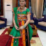 Navaneet Kaur Instagram - माता की भक्ति मे दंग, साथ रास गरबा के रंग, मेरी बेटी आरोही.....