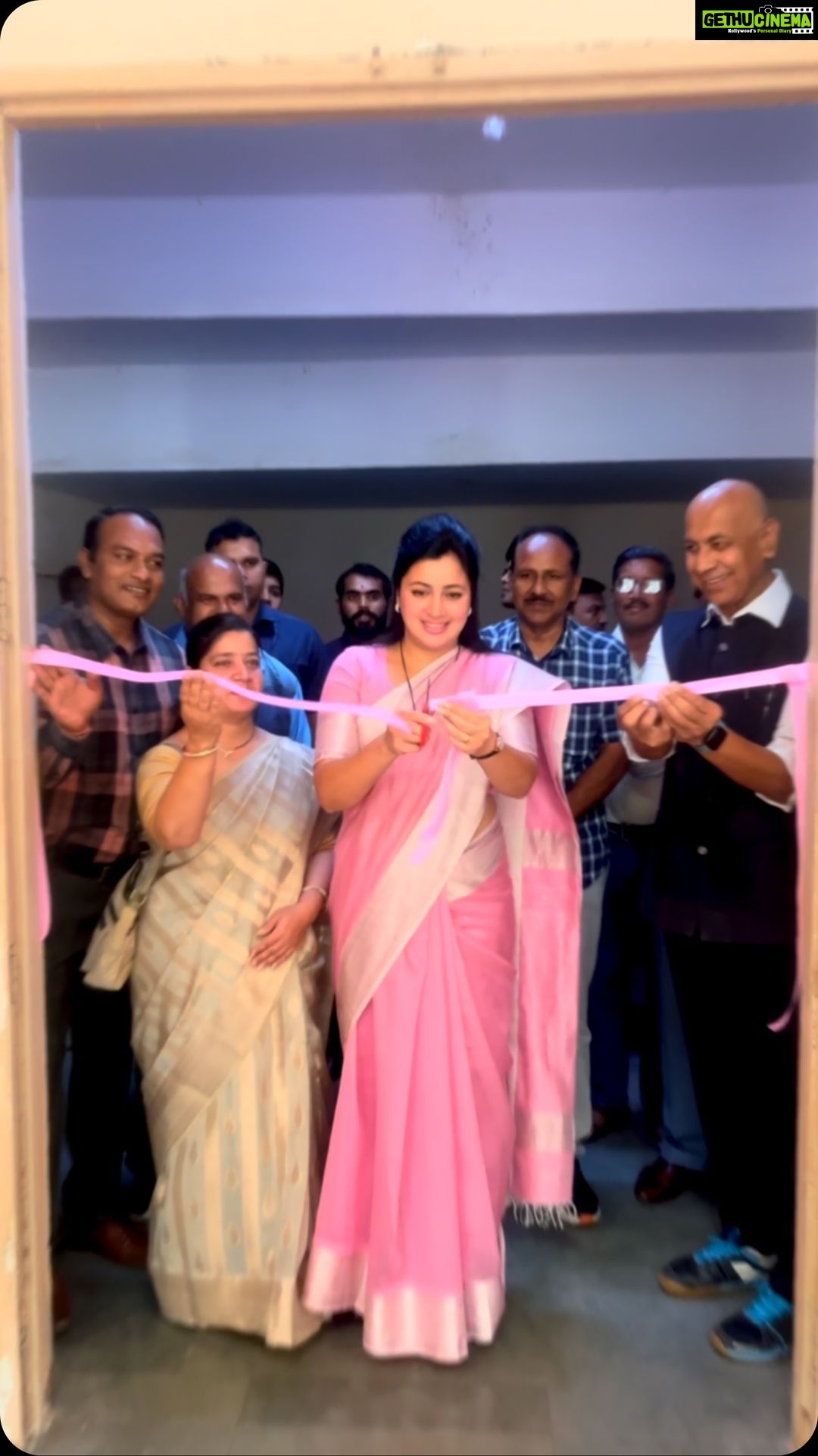 Navaneet Kaur Instagram - अमरावती येथे जिल्हा स्टेडियम राज्यस्तरीय शालेय वुशू क्रीडा स्पर्धेचे उटघाटन समारोह संपन्न झाला.