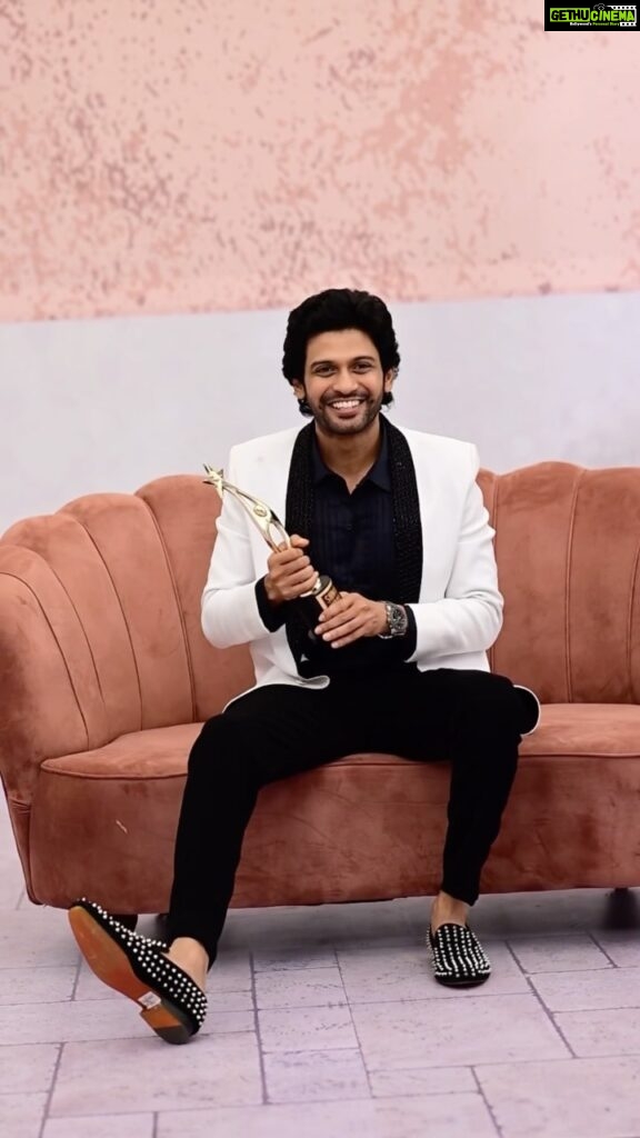 Naveen Instagram - We have the “Youth sensation” @naveen.polishetty with his Critics Best Actor award rocking with his vibe on the SIIMA awards night. #siima2022 . . #wolf777siimaweekend #wolf777siima