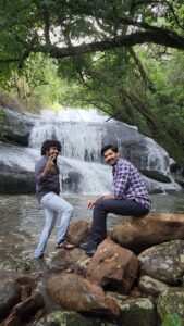 Naveen Chandra Instagram - Kastamae 🤣 🤣🤣 @pnavdeep
@naveenneni ❤️
#lovemouli