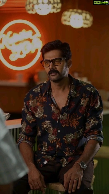 Naveen Chandra Instagram - మధుసూధనరావు గారు...🙋♂️ మీరు చెప్పారు కదా... చాలు, మన వాళ్లు చూస్తారు! #MonthOfMadhu Streaming now on @ahavideoin @naveenchandra212 @swati194 @harshachemudu @shreya_navile @srikanth_nagothi @yash_9 @sumanth_dama @raghu_varma_peruri @raviperepu @rajeevdharavath @director_sudheer_k_k @kk_writer1 @chandramouli_eathalapaka @srihithakotagiri @rekhaboggarapu @prasanna.dantuluri @murdrfce @anilandbhanu @manjulaghattamaneni @gnaneswari_kandregula @raja.chembolu @ruchithasadineni @mouryasiddavaram @rudraghav @ravis.mantha @kalyan_santhosh8 @chaitu_babu @bhooshan_boo @dil_is_here @ashwin89d @vinodbangarri @vijayanands_ @k_balakrishna_reddy @varkey91 @jitindavid @cophixbeauty @saregamatelugu #handpickedstories @krishivproductions
