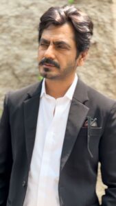 Nawazuddin Siddiqui Instagram - अच्छी फ़िल्में, अच्छी किताबें और अच्छे लोग तुरंत समझ में नहीं आते, उनको पढ़ना और समझना पड़ता है ।

- @faizuddin_siddiqui5