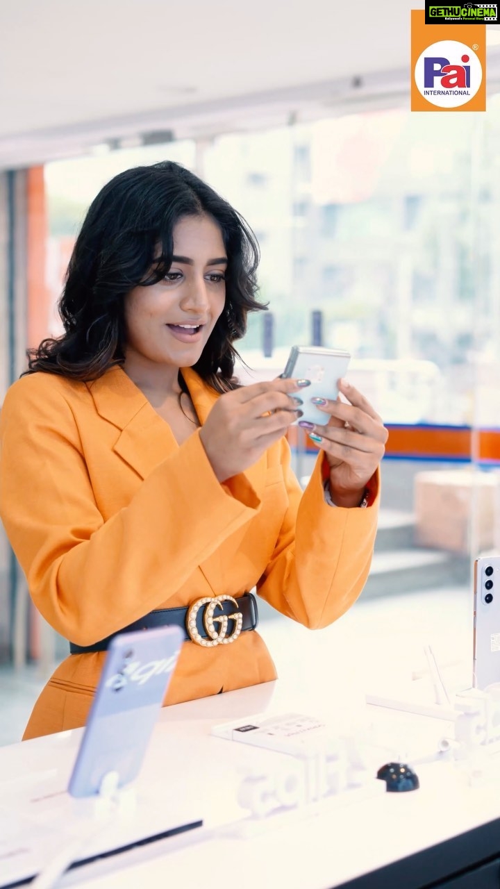 Nayani Pavani Instagram - ๐ฃ Participate in โ Pai ๐๐๐ฆ๐ฌ๐ฎ๐ง๐ ๐๐จ๐ฆ๐ฆ๐๐ง๐ญ ๐๐ง๐ ๐๐ข๐งโ contest for a chance to win a ๐๐๐ฆ๐ฌ๐ฎ๐ง๐ ๐๐๐ฅ๐๐ฑ๐ฒ ๐
๐ฅ๐ข๐ฉ! 5 ๐ Follow @pai.international instagram page and comment your sweetest memories with your Samsung Mobile ,Tag @pai.international page in that comment and make your smartphone story shine. ๐ How to Enter: 1๏ธโฃ Share your Sweetest memory with your Samsung Mobile in the comments below this Reel. 2๏ธโฃ Make sure youโre following our official social media channel, @pai.international. 3๏ธโฃ Share this contest post on your Instagram Stories. 4๏ธโฃ Donโt forget to mention and tag @pai.international in your comment. ๐ Contest Timeline: ๐ Start Date: 28th September ๐ End Date: 7th October Get ready to flip the odds in your favor and win a Samsung Galaxy Flip! โจ Hurry, make your entry before the contest closes. Good luck!โ ๐๐ฑ #SamsungMemories #GiveawayAlert #paiinternationalcontest