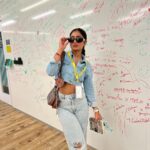 Nayani Pavani Instagram - Whats in my mind ? Swipe 🤭 #ICC #meta #tamadamedia Meta