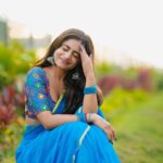 Nayani Pavani Instagram - There's something about a humid, dusky evening that's kind of SEXY 🥶 Saree : @pari.designers_
