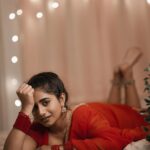 Nayani Pavani Instagram - నిదరే కల అయినది..కలయే నిజమైనది.. బతకే జత అయినది..జతయే అతనన్నది.. మనసేమో ఆగదు..క్షణమైనా తోచదు.. మొదలాయే కథే ఇలా.. 📸: @mr_may_photography