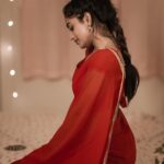 Nayani Pavani Instagram - నిదరే కల అయినది..కలయే నిజమైనది.. బతకే జత అయినది..జతయే అతనన్నది.. మనసేమో ఆగదు..క్షణమైనా తోచదు.. మొదలాయే కథే ఇలా.. 📸: @mr_may_photography