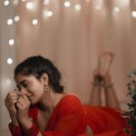 Nayani Pavani Instagram - నిదరే కల అయినది..కలయే నిజమైనది.. బతకే జత అయినది..జతయే అతనన్నది.. మనసేమో ఆగదు..క్షణమైనా తోచదు.. మొదలాయే కథే ఇలా.. 📸: @mr_may_photography