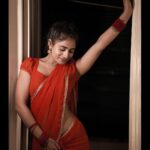 Nayani Pavani Instagram - Madi dachukunna, rahasyanni vethiketi ni choopunapedela.. Ni neeli kannulo, padi munakalestunna, na manasu theledela… Giligintha pedutunna, ni chilipi talapulatho yemo ela vegadam… Outfit : @pari.designers_ Shot : @mr_may_photography