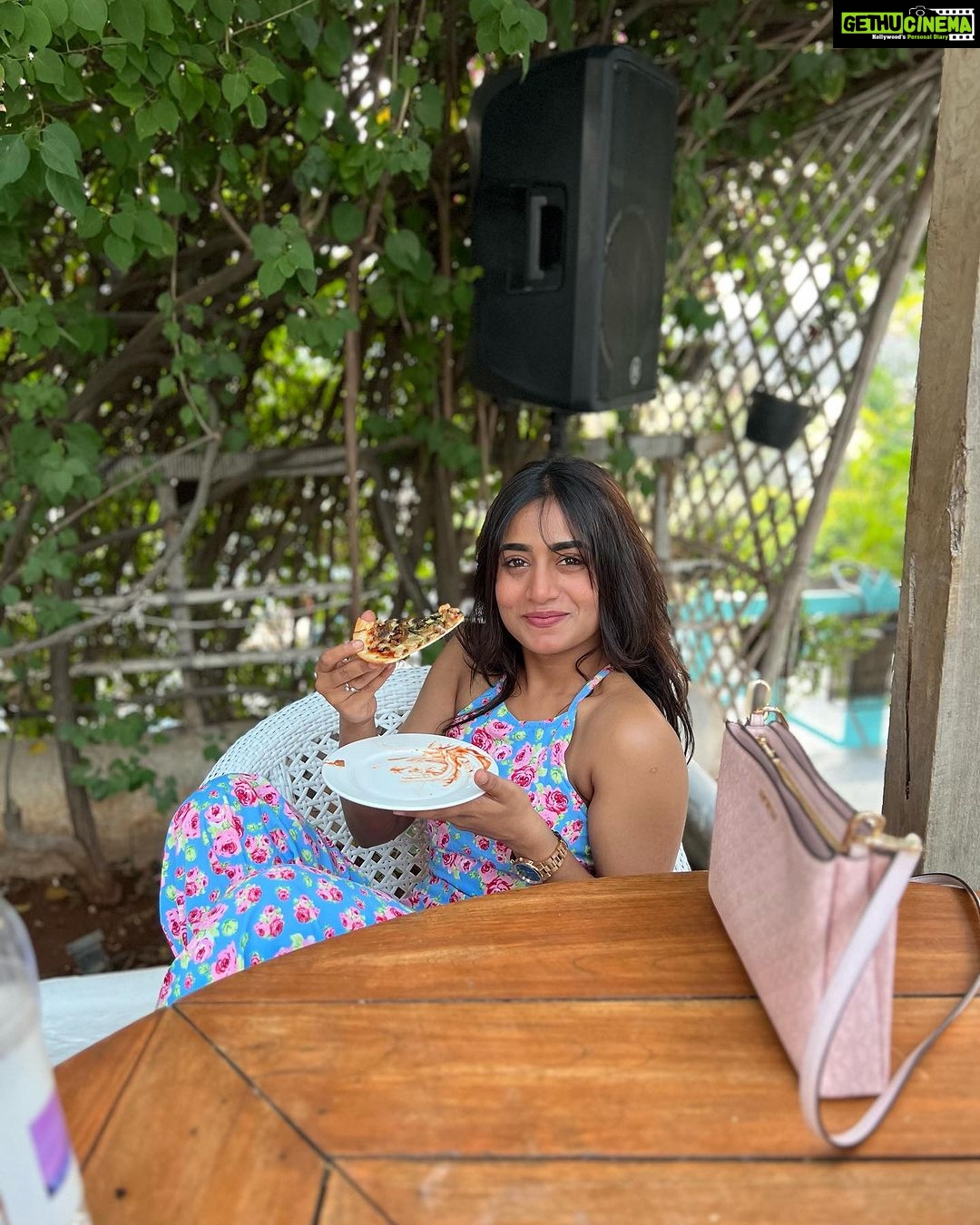 Nayani Pavani Instagram - "Laughter is brightest in the place where food is good." Olive Bistro - Hyderabad