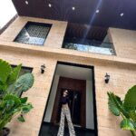 Nayani Pavani Instagram - Long sleeves and autumn leaves 🍁 Location: @sucasa.official