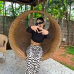 Nayani Pavani Instagram - Long sleeves and autumn leaves 🍁 Location: @sucasa.official