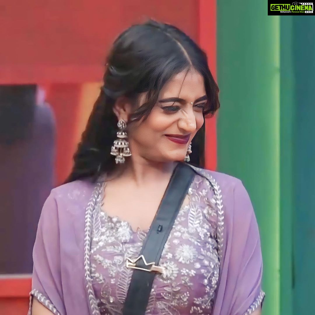 Nayani Pavani Instagram - Its been a month already that im out from bigboss house β€οΈ Soo much i learnt , made beautiful connections π« This short journey made a huge difference in my life , Now that im your forever Nayani Pavani π₯Ή teseskondi π«°π» l dono how much impact i created in that short journey but the love, warmth and blessings from you people had incredible impact in my life π On stage after my elimination i thought my journey is stopped but i realised it started right after that. Its super cute that still my fav housemates remembers me atleast twice in a week π hell its been 5 weeks but my name in their conversations are β€οΈ When everyone were telling you won I didnβt get that time but now i can feel it π«Ά Im soo thankful to god for everything that had happened ππ» I love you all sooooo freakin much πππ Stylist : @greeshma_krishna.k Outfit : @aarushireddylabel Jewelry: @yuvi_collections