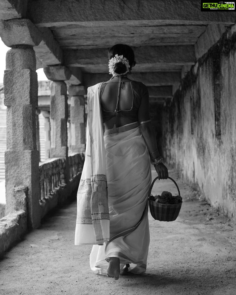 Nayani Pavani Instagram - దేవి ఆశీస్సులతో… మీరందరూ సుఖశాంతులతో, ఆనందంగా ఉండాలని కోరుకుంటూ విజయదశమి శుభాకాంక్షలు 🙏🏻